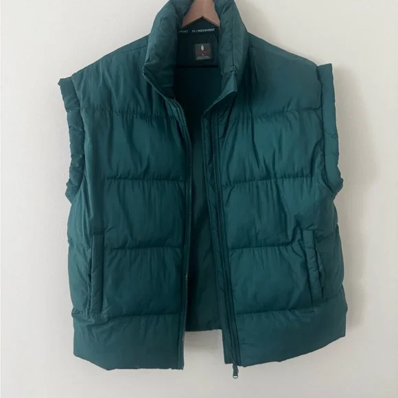 Free People In A Bubble Teal Puffer Vest -sz small  (brilliant forest) - Picture 5 of 7